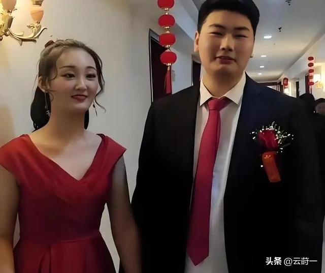 一日夫妻百日恩，可离婚后，陈亚男依然没有放过朱小伟