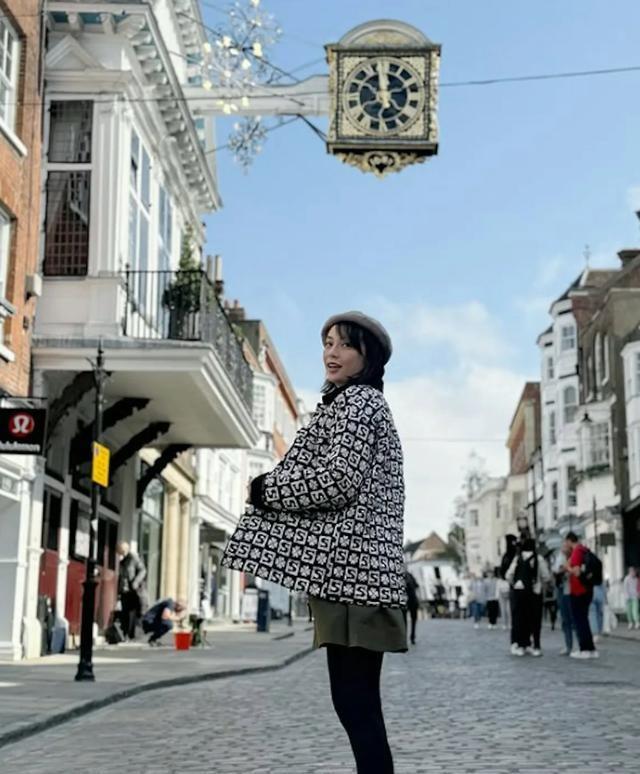 香港女歌手移民英国再创业 开餐厅用内地社交平台宣传被举报下架