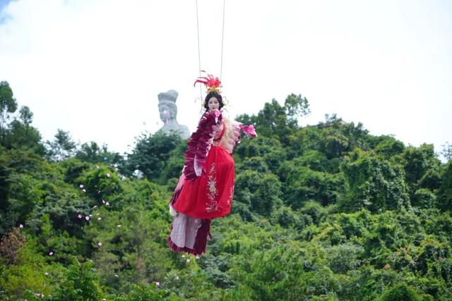 第六届观音山姻缘节拉开序幕，月老、红鸾星君送良缘啦~