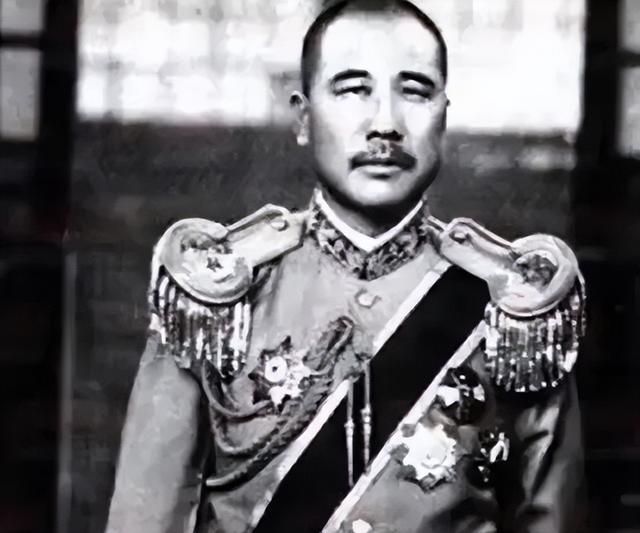 张宗昌有多变态？求雨不成炮轰龙王，兽性大发时竟将姐妹同时强奸