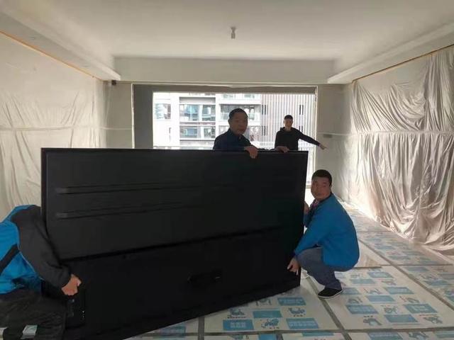 选电视，尺寸是硬道理！为什么说98吋才是大屏规格的“优等生”