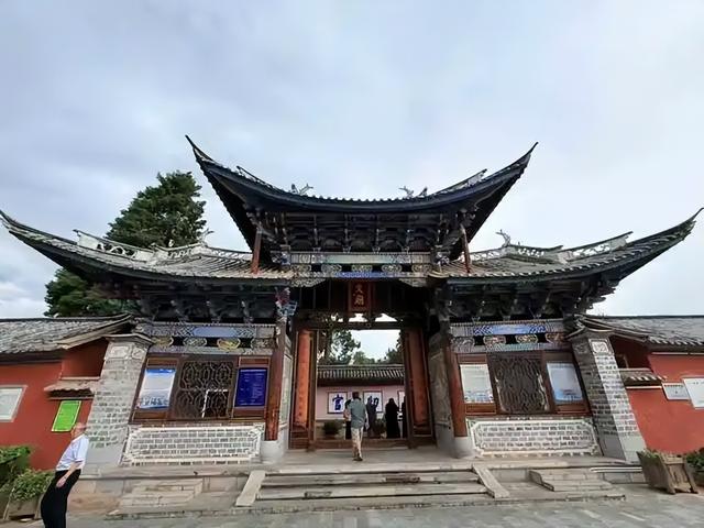 乌镇凭啥不踩雷？古镇旅游的救命符，文化比商铺更重要