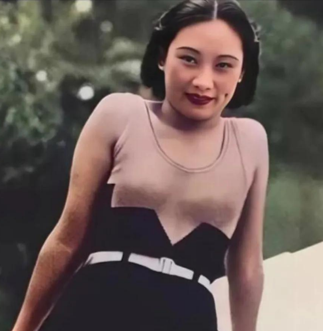 戴笠与胡蝶的真实影像，胡蝶美艳摄人心魄，戴笠面容冷峻不怒自威