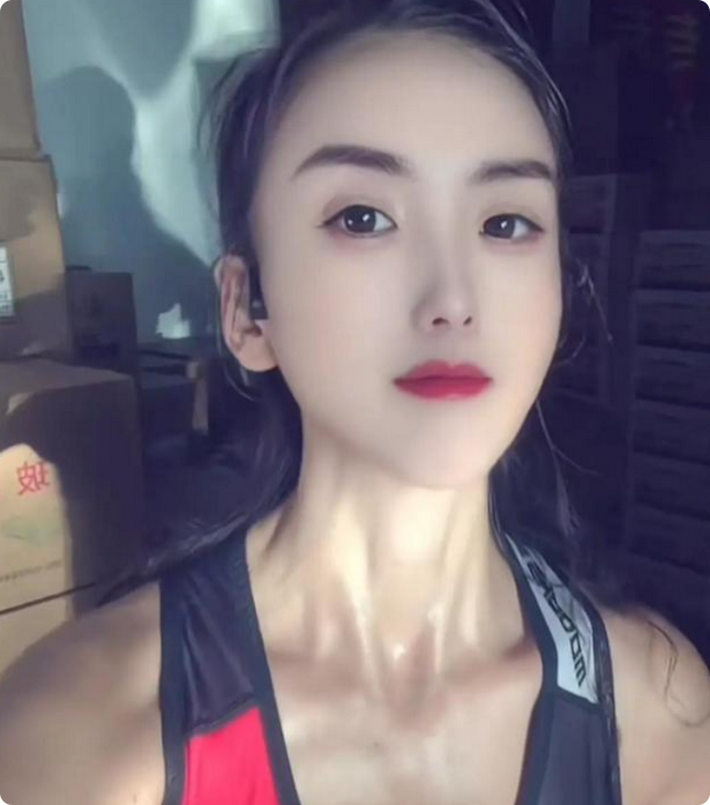 山东跑友张素梅车祸去世，月跑量300多公里，开奔驰，颜值身材好