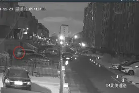 占他人车位还掰坏人家车牌，男子被行拘！图片