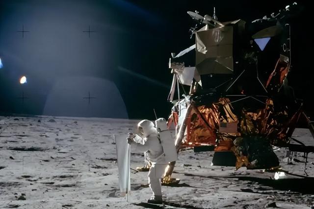 特朗普下死令？怒砸500亿美金	，要先中国一步，在月球建核反应堆