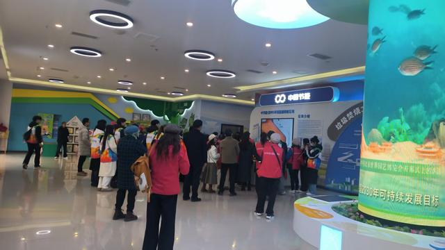 跟着垃圾来旅行——参观垃圾处理厂。