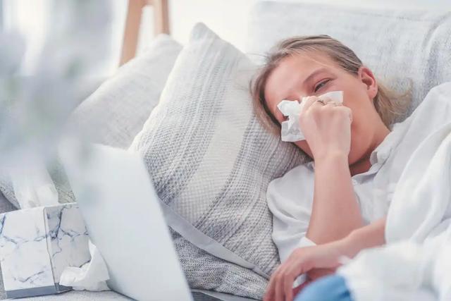 甲流大爆发!张文宏建议:苹果橘子先靠边,这8样赶紧安排上!