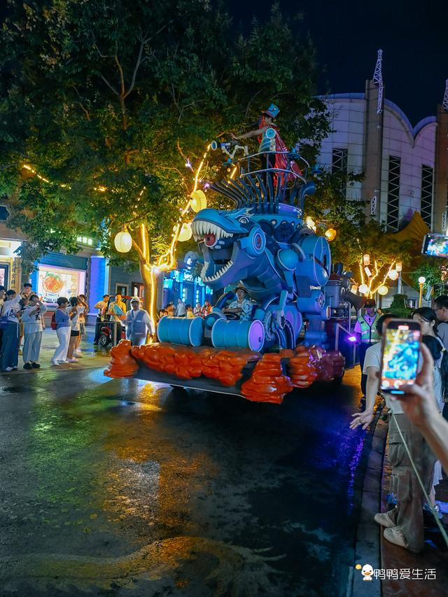 郑州方特8月夜游全体验：从巡游到电音，承包你的夏夜
