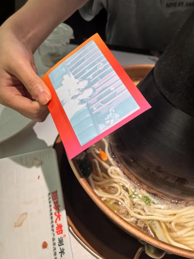 8月，「渴望自由，像治不好的病」（上）