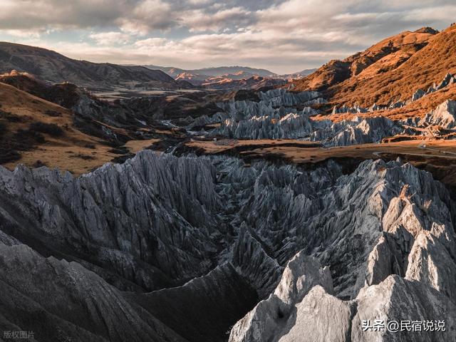 春节里《飞驰人生3》彻底带火甘孜，丁真的家乡那么美。