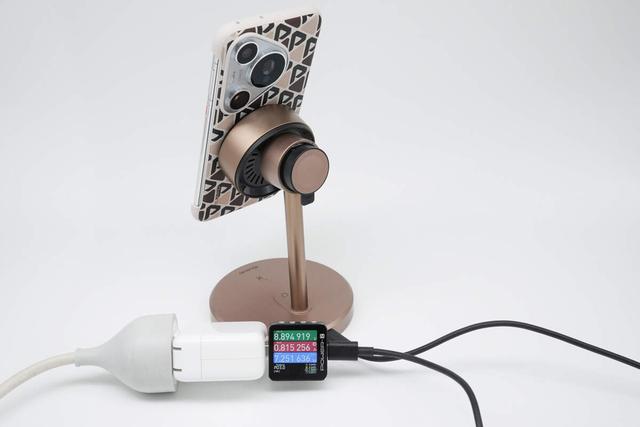 华为 Mate/Pura系列 专属壳评测：磁吸 + 隐藏支架，手感颜值双在线