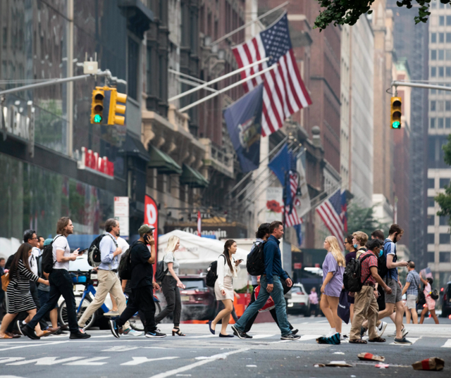 共和党败军之际，马斯克携巨资回归？民主党没想到特朗普可能要赢