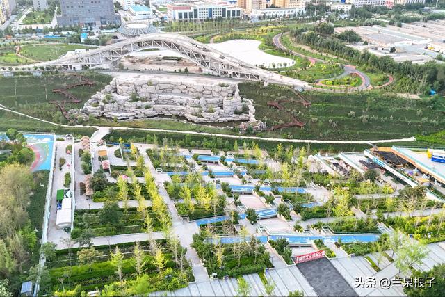 晨色里的兰州七里河彭家坪——都市文化休闲公园