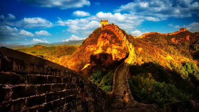 巨龙盘踞金山岭长城!