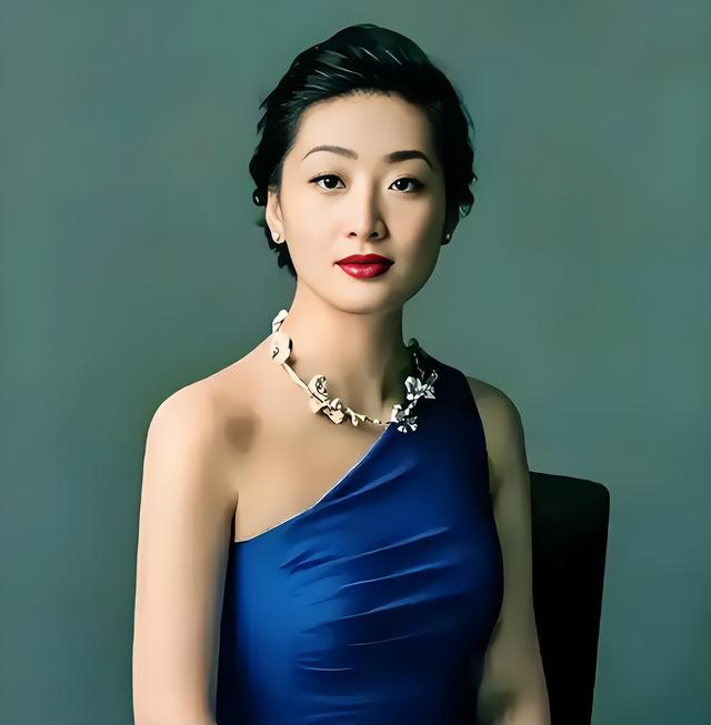 43岁宗馥莉：没有宗庆后节俭，买豪车、购百万珠宝，对员工很温柔