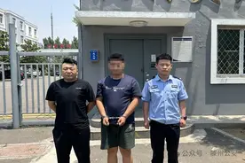凌晨1点！滕州小伙酒后“耍疯”，结果…图片