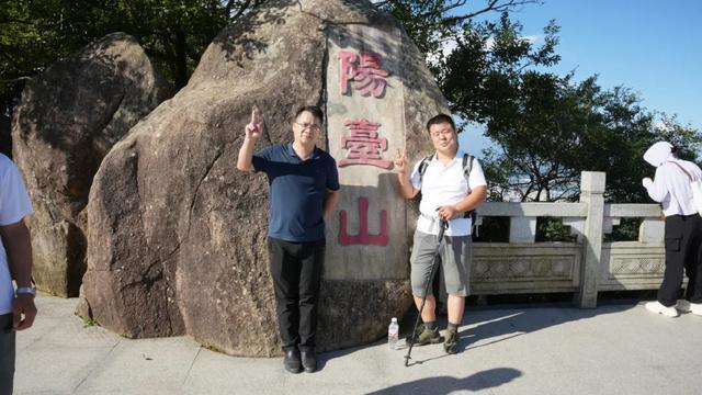 今日阳光正好，看鹰击长空！