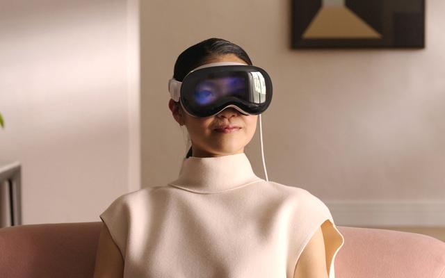 苹果急停 Vision Pro 改版！押智能眼镜对标 Meta，明年 Siri 救场？