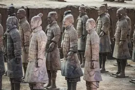 秦国历代君王谁的功劳最大？有人说不是秦始皇，你怎么看图片