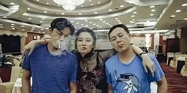 这照片，估计宋佳出十万，都想删吧。