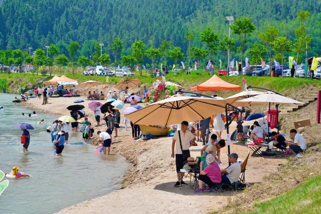 沉浸式感受韶关新丰绝美秋色！ 2天1夜赏枫露营品美食，徒步泡温泉，一起去躺平 ！