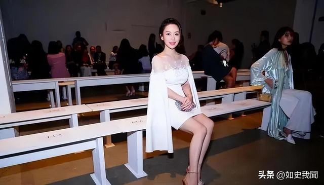 43岁潘晓婷至今单身，身材傲人却无人敢娶，潘爸爸后悔当初管太严