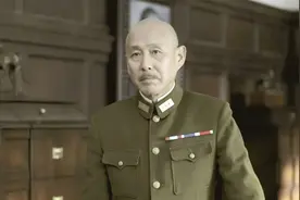 给“扮演蒋介石”的10位演员排座次：王劲松第9，陈道明第8图片