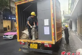 小区蓄水池爆裂 常德市海绵中心奋战7小时支援完成积水抢排任务图片