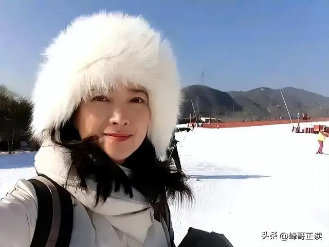 演都不演了！何晴葬礼结束不到24小时，恶心事情发生，还不止一件