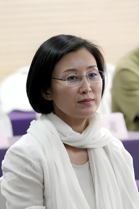 京剧名家张火丁：走红后在单位受排挤，富豪丈夫离世后她现状如何