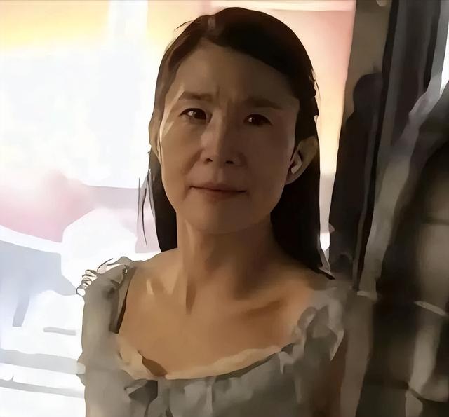 追着要王楚钦联系方式的女子曝光，45岁未婚 同事称她想嫁成功人士