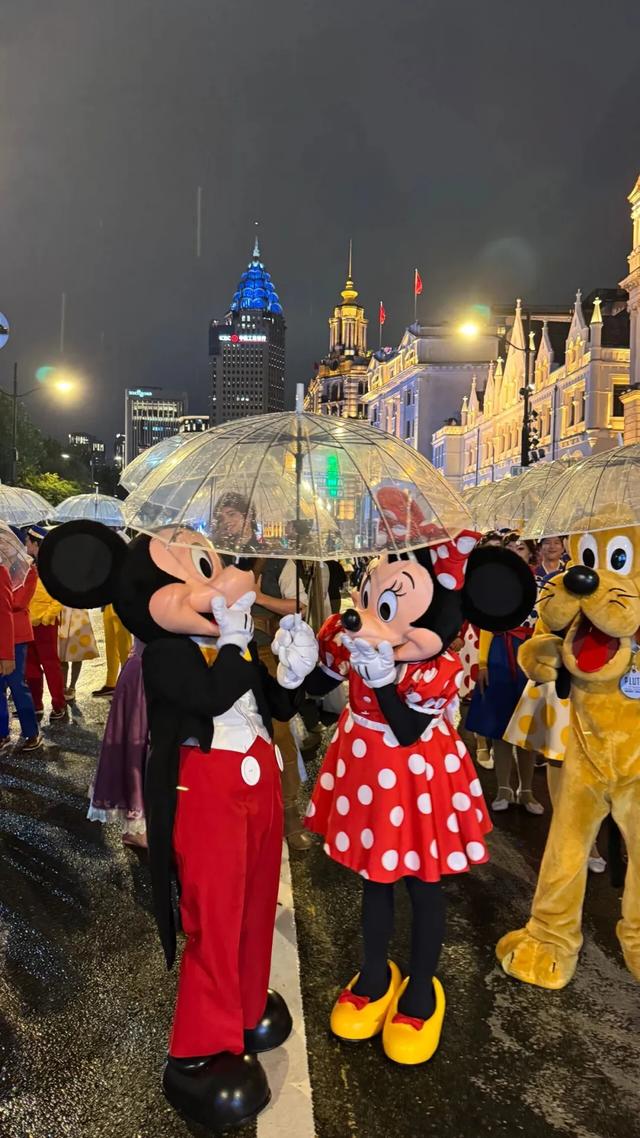 花车巡游、半价游园……上海旅游节开启全城欢乐盛宴→