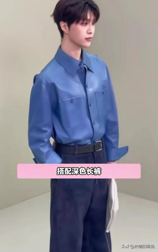 范丞丞终于如愿了 28岁章若楠斗篷红裙闪耀巴黎 美的太突出了