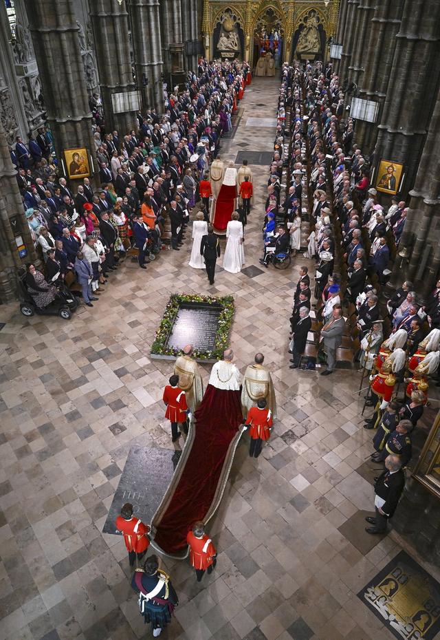 皇家小屋易主！查尔斯动真格，安德鲁成王室最惨失德成员