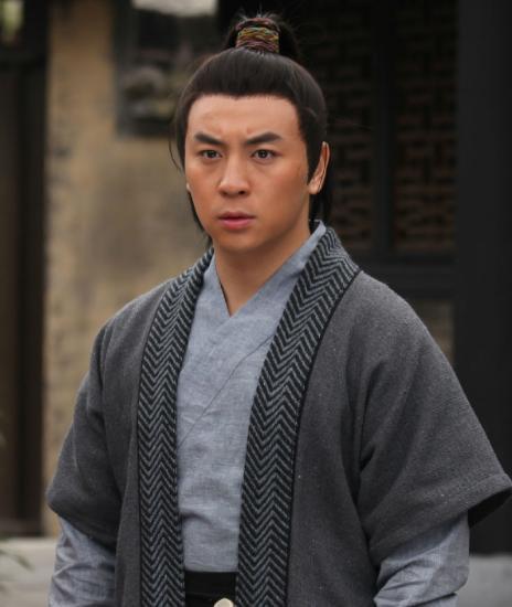 37岁无人问津的释小龙到底做错了啥