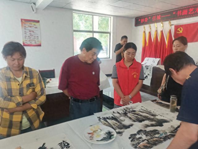 书画名家捐赠墨宝 助力乡村文化建设