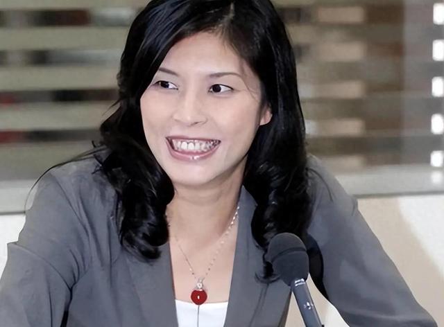 参加完统派活动，郑丽文就被美方约谈，解放军已行动，统一成定局