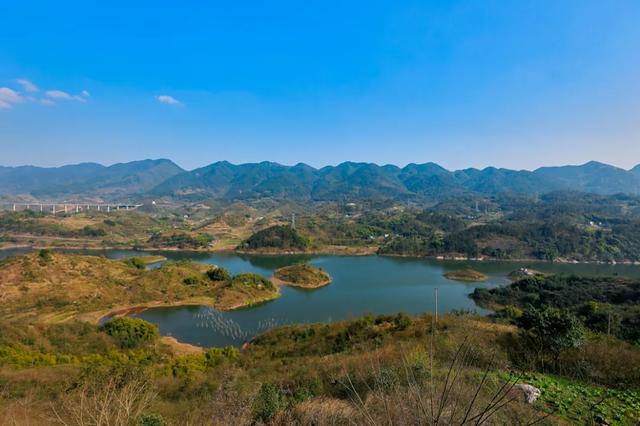 小布丁·早安丨地名里的重庆：渝北王家街道，半城空港半山水