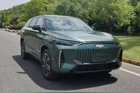 新车 | 尺寸超风云T9，1.5T插混动力，奇瑞风云T10实车曝光图片