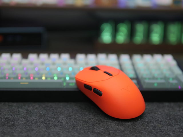 无线黑魔法加持，全能游戏鼠标雷柏VT1系列2代使用体验