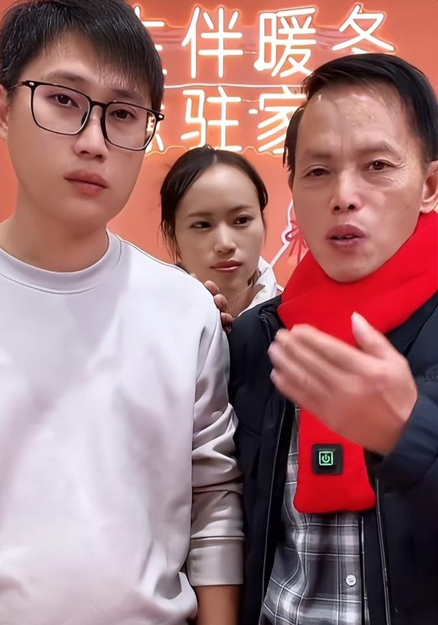 梁志辉爸妈直播间犯了一个致命错误，网友质疑会给志辉带来压力