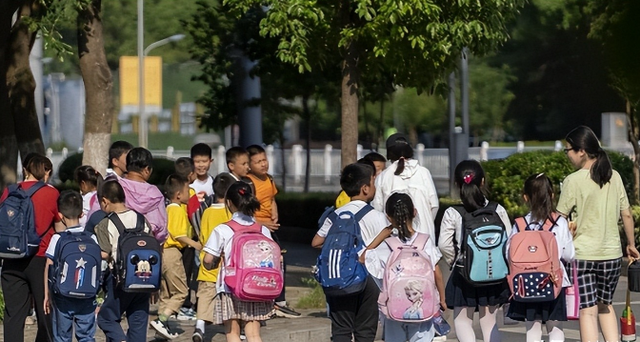 全国出生人口断崖：21年1062万人	，24年954万，25年令人意想不到