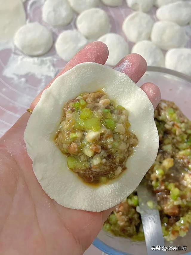 立秋吃饺子，一定要吃这馅，散寒除湿，温补脾胃，鲜嫩多汁太香了
