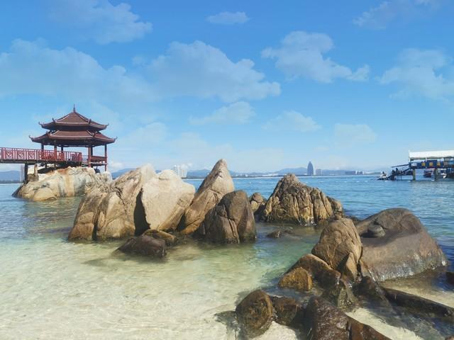 三亚“举报有奖”暖了游客心：规范的市场，才是最好的风景