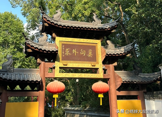 来一场杭州“秋日征程”吧，贯穿西湖群峰18公里，一路立体长画！
