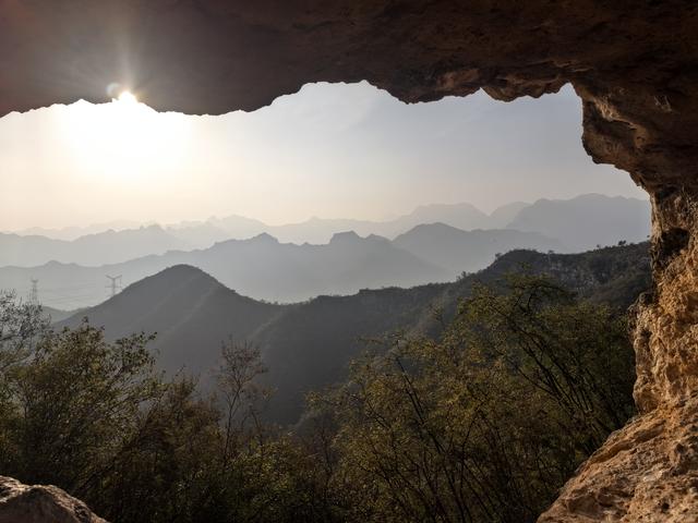 七律·登门头沟天门山