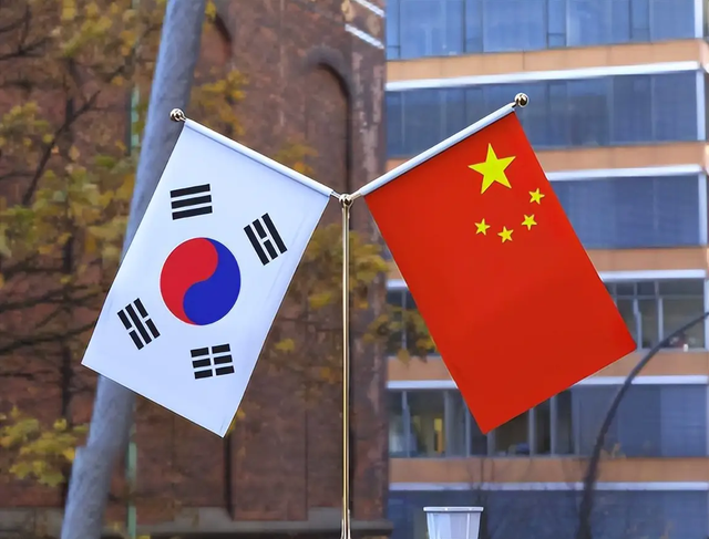 72岁的文在寅，突然预料到了什么？发声提醒韩国人：中国至关重要
