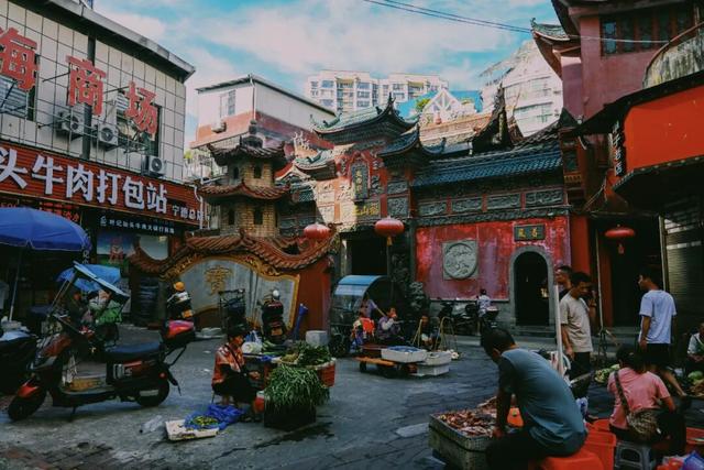 神仙不输泉州，这座闽东小城也有封神的秋天