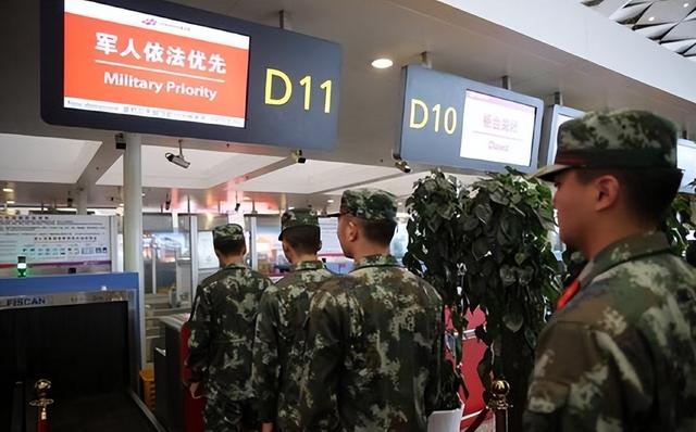 国家进入一级战备状态，紧急召回的军人，如果买不到车票怎么办